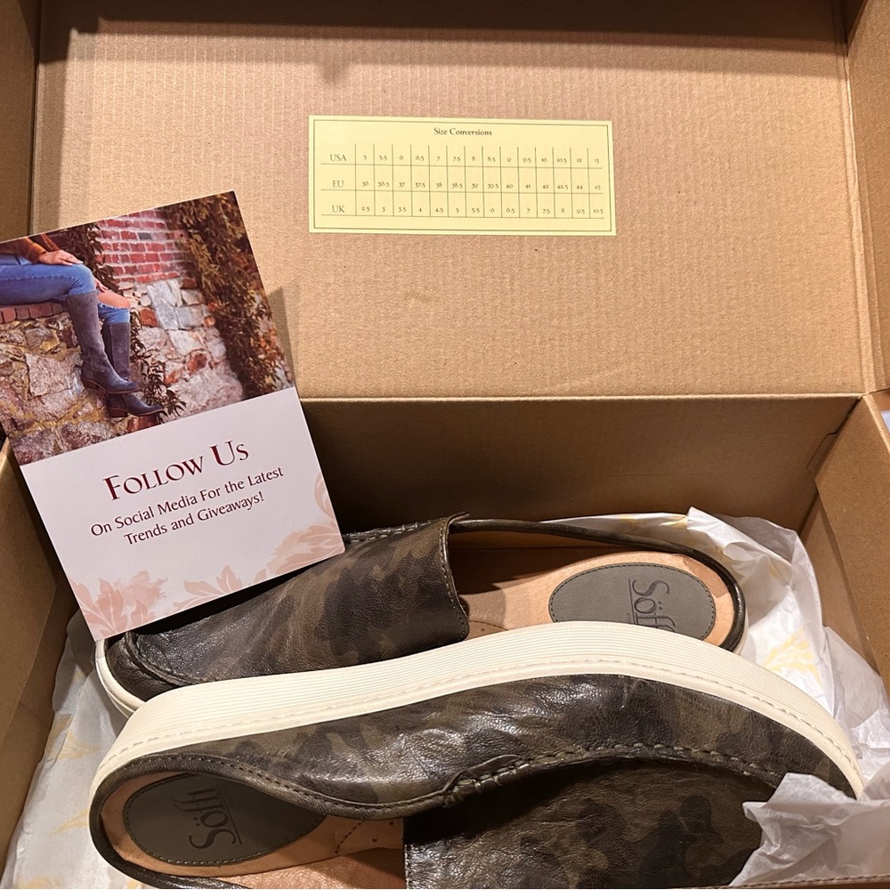 Sofft Olive Colored Mules - Size 9